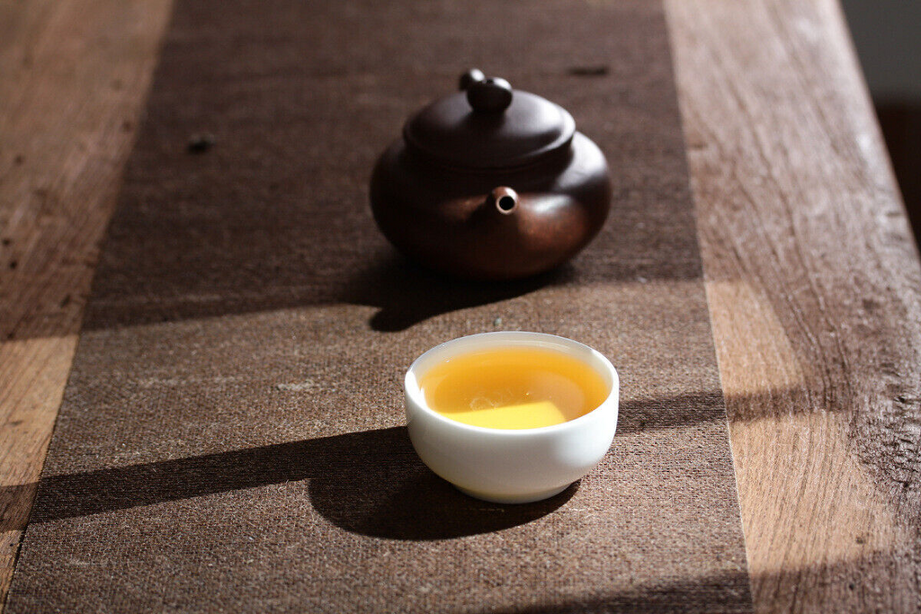 HelloYoung 357g Yunnan Pu'er tea leaves arborvitae old tree Lao Ban Zhang raw  cake tea