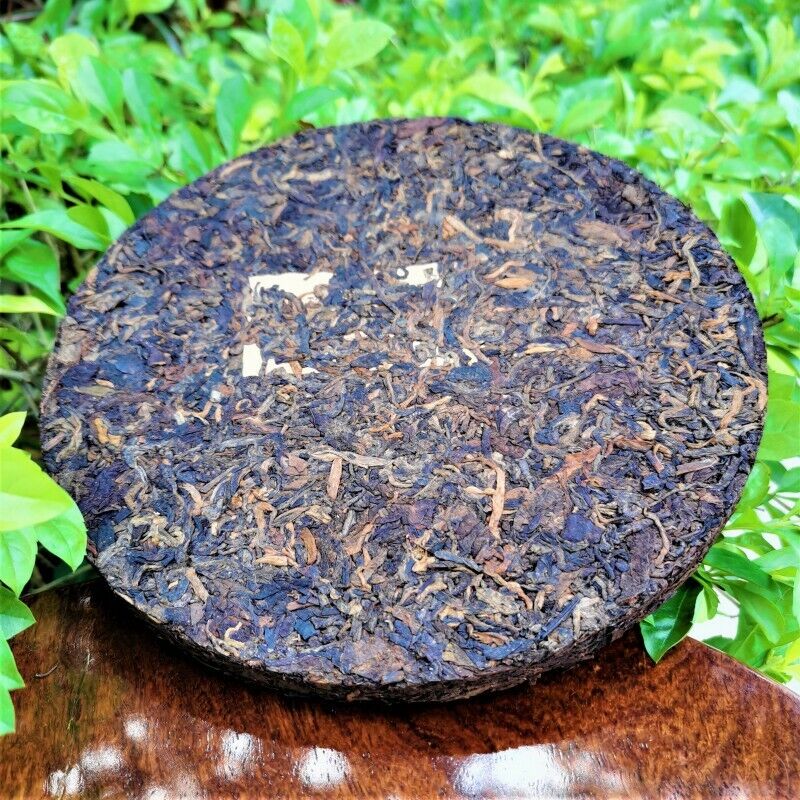 HelloYoung Zhonghong Yin Yiwu Zhangxiang Pu'er Ripe Tea Yiwu Daye Pu'er Ripe Tea Cake 357g Main image