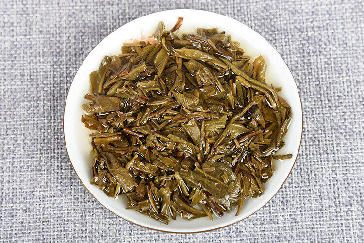 HelloYoung Yunnan Pu'er Tea Early Spring Raw Tea 100g Cake Tea Icelandic Raw Cake Tea