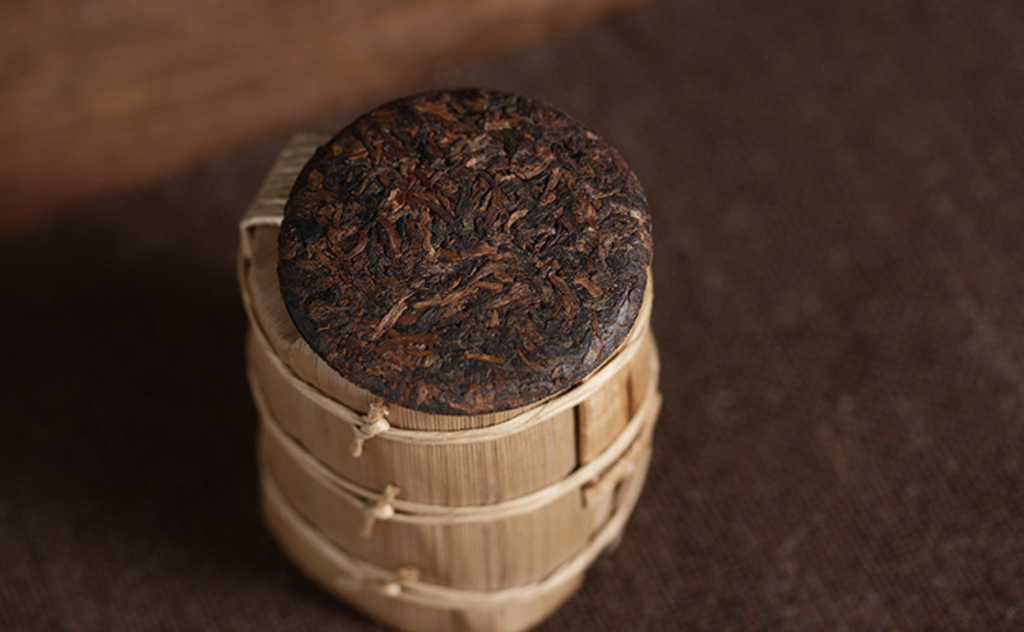 HelloYoung 672g Basket of 84 pieces Yunnan Puerh Cake Ripe Tea Linglong Small Cake
