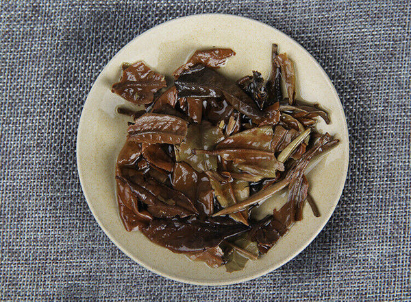 HelloYoung 357g Yunnan Tea Puerh Tea Moonlight White Cake Jingmai Mountain Arborvitae