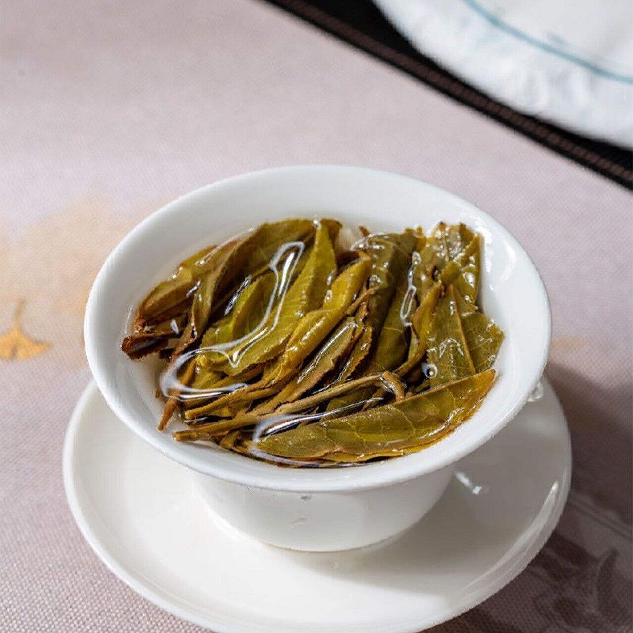 HelloYoung 357g Pu'er Raw Tea Cake Yunnan Seven Cakes Yiwu Zhengshan Xiang Yang Shui Soft
