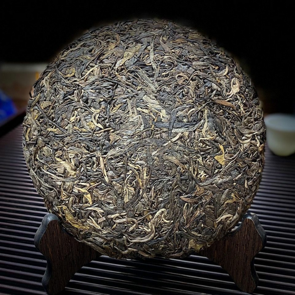 HelloYoung Iceland Puer Spring Tender Leaf Sheng Puerh Tea 357g Yunnan Mengku