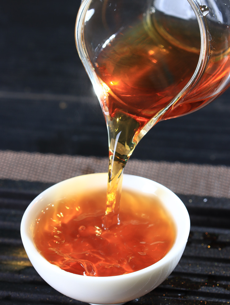 HelloYoung 500g Yunnan Ancient Black Tea Golden Silk Golden Snail Fengqing Dian Hong Tea