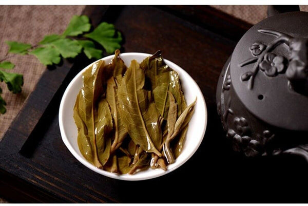 Yunnan Menghai Yiwu Ancient Tree Raw Pu-erh Tea 357g Brown Mountain Tea King