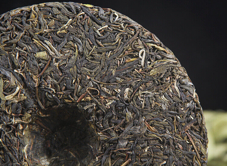 HelloYoung Icelandic raw tea cake spring tea pure sweet Mengku Pu'er seven seed cake tea