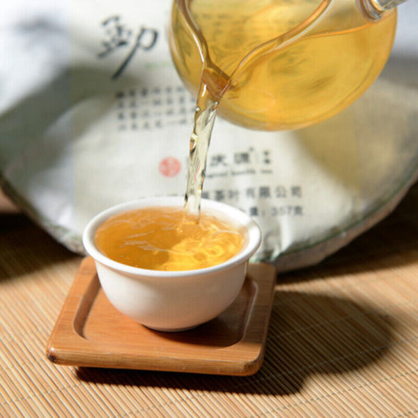 HelloYoung Raw Tea Cakes 357g Pu'er Green Tea Healthy Drink Yunnan Menghai Spring Pu-Erh