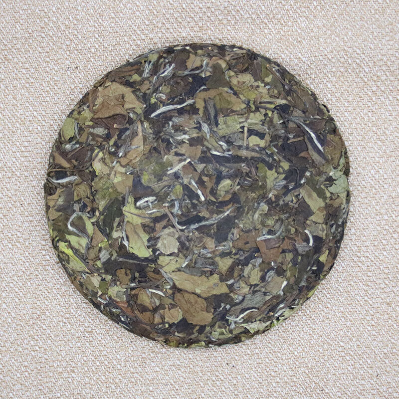 HelloYoung Health Care Organic Small Leaf Tea Spring White Tea Shoumei White Tea Cake 350g Main image