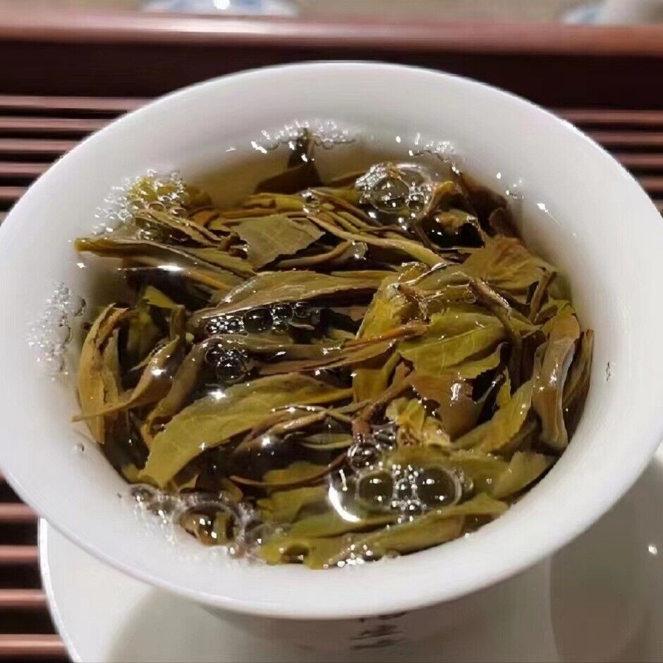 HelloYoung Yunnan Tea Jingmai Mountain Pu'er Tea Raw Tea 357g Cake Tea Secondary image
