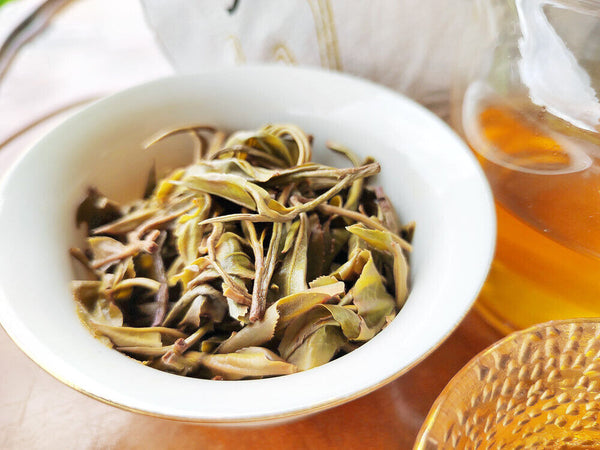 HelloYoung 357G Yiwu Pu'er Tea Raw Tea Bent Bow Ancient Tree Tea Yunnan Tea Seven Cakes