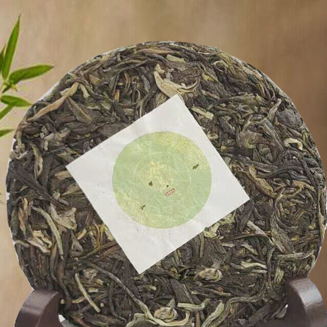 Yunnan Pu'er Tea Icelandic Ancient Tree Pu'er Raw Tea Cake 100g Secondary image