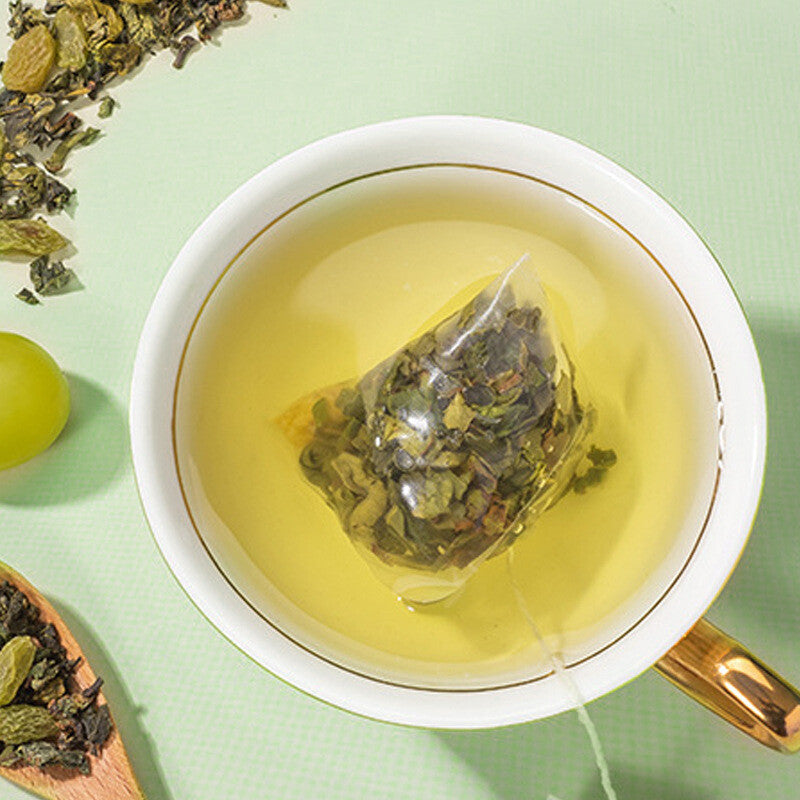 Green Grape Oolong Tea: Raisins Infusion, Natural Flavor, Pyramid Bags Secondary image