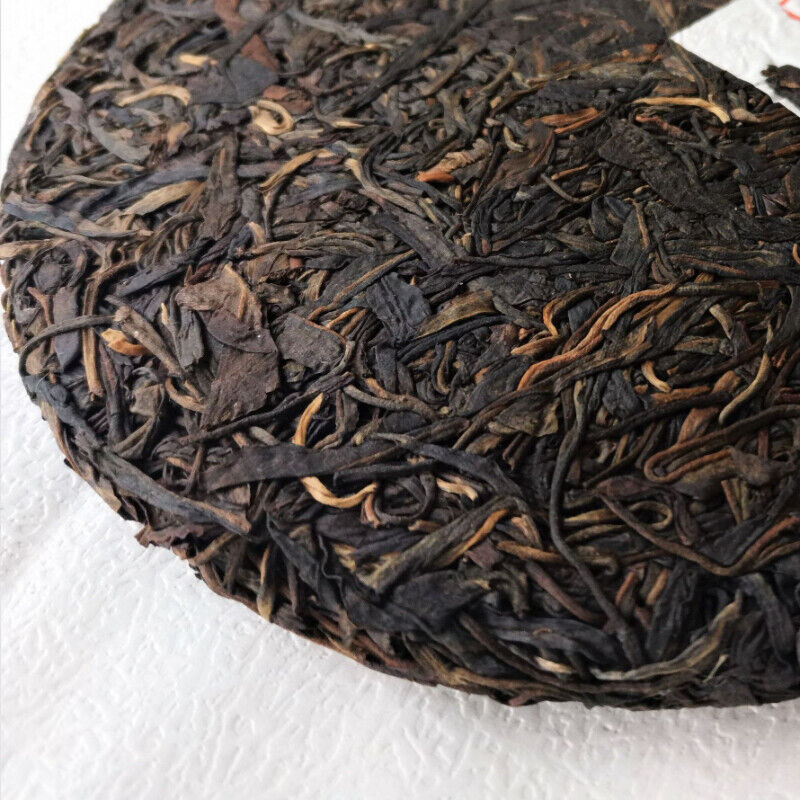 HelloYoung Aged Pu'er Tea Organic Old Pu'er Tea Top-Grade Yi Wu Cha Tea Yunnan 357g Main image