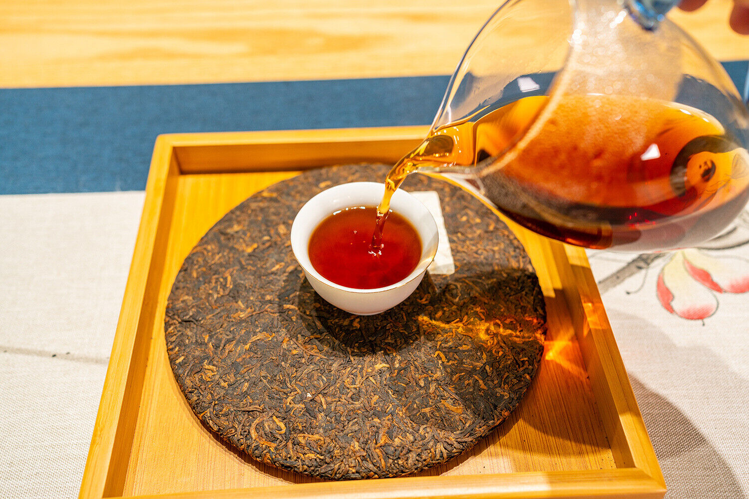 HelloYoung 357g Puerh Ripe Tea Icelandic Tribute Cake Tea  Aged Ripe Puerh Seven Seed Cake