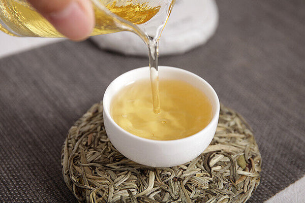 HelloYoung 100g white hair silver needle Yunnan small cake moonlight white old white tea