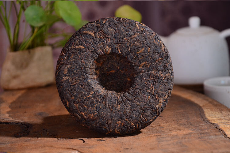 HelloYoung High Quality Puerh Ripe Tea Cake Golden Bud Tea Cake 100g