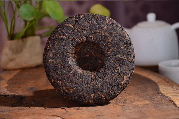 HelloYoung High Quality Puerh Ripe Tea Cake Golden Bud Tea Cake 100g