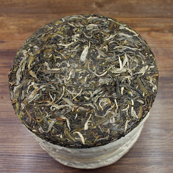 Thé Pu'er Cake du Yunnan 357g thé cru Pu'er Bingchun Yiwu Menghai Xigui