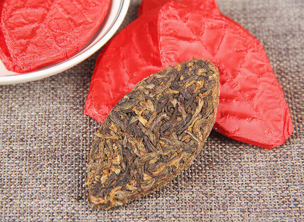 HelloYoung 500g Organic Yunnan Black Tea Fengqing Dian Hong Tea 17.6 Oz