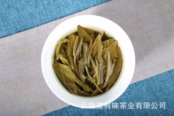 HelloYoung 357g Yunnan Pu'er tea leaves Menghai Da Shu tea Putzi tea cake Pu'er raw tea