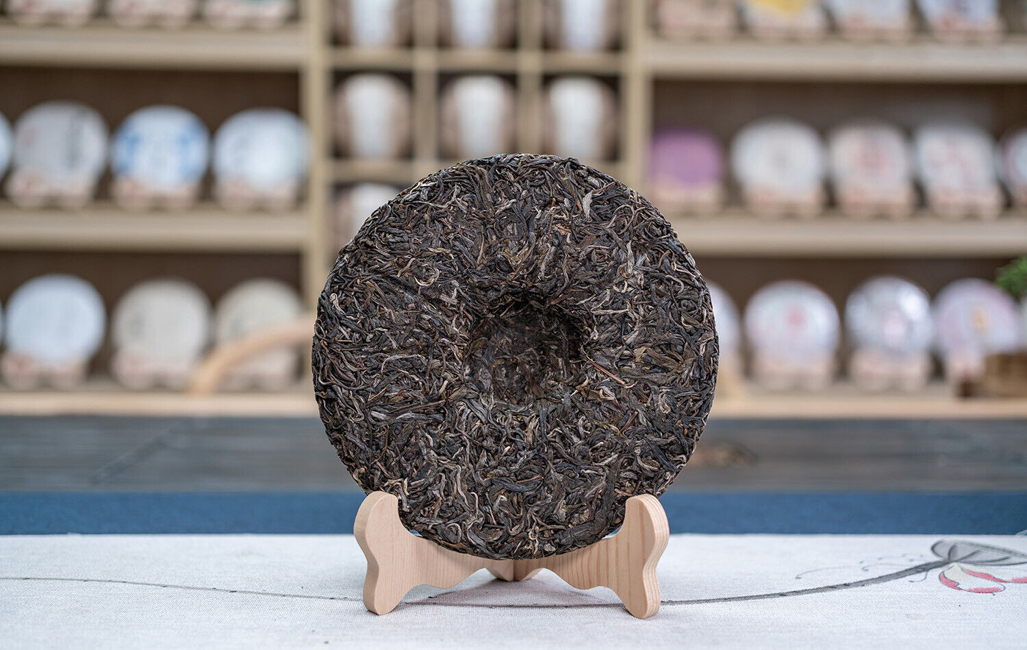 HelloYoung 357g Yunnan Ancient Tree Pu'er Tea Yiwu Baihua Tree Pu'er Raw Tea Cake
