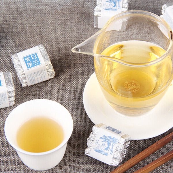 HelloYoung Flower Honey Fragrance Health Tea 500g Organic Yunnan White Tea Brick