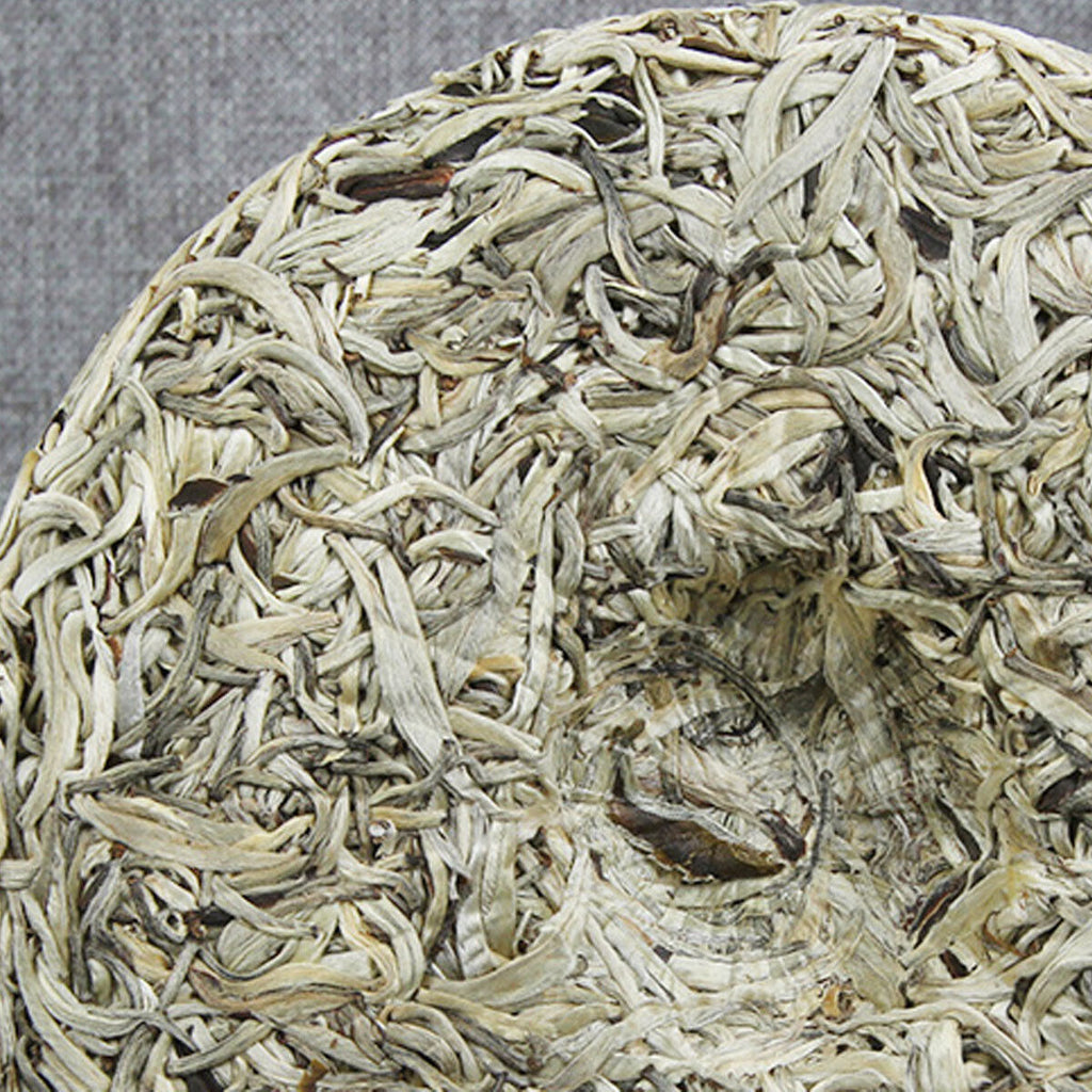 HelloYoung Single Bud Old Tea Ancient Tree White Silver Needle Healthy Care Cha Pu erh Tea
