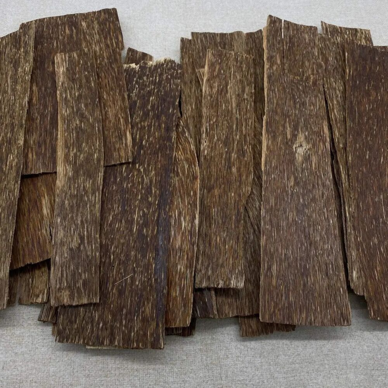 Flat Oud 4A Viet Nam Flat Agarwood 4A - Thickness 0.8mm - Big pieces 10G