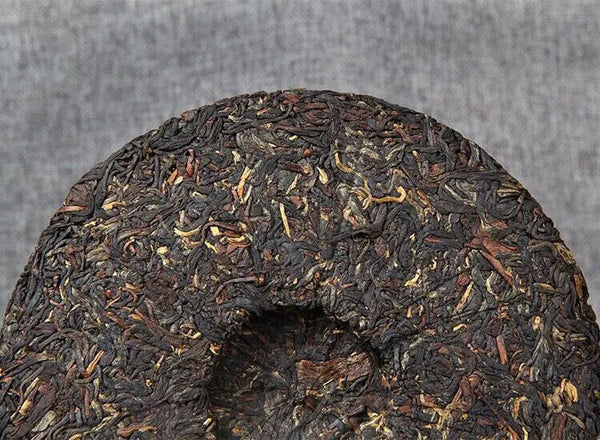 357G Chinese Famous Dian Hong Tea Old Tree Black Tea Cake