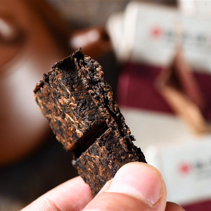 HelloYoung 80gYunnan Bulang Mountain Gold Bud Puerh Tea Aromatic Palace Ripe Puer Tea Brick