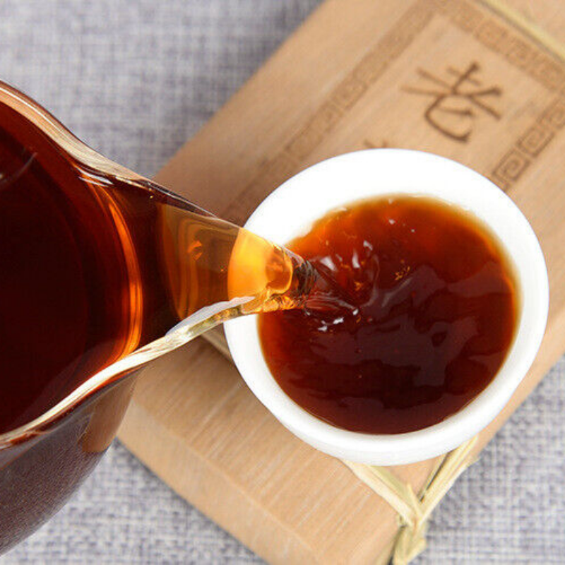 250g/8.8oz Natural Black Tea Pu-erh Tea Tea Head Golden Bud Brick Ripe Tea Brick