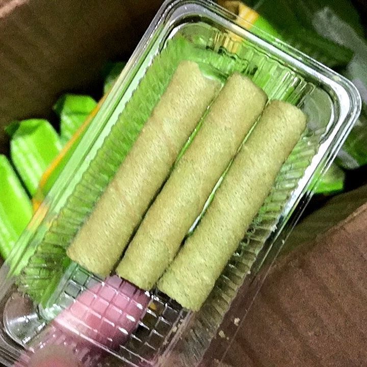 Avocado Egg Roll with Banana Filling Snack Perfect for Office or Dorm Main image