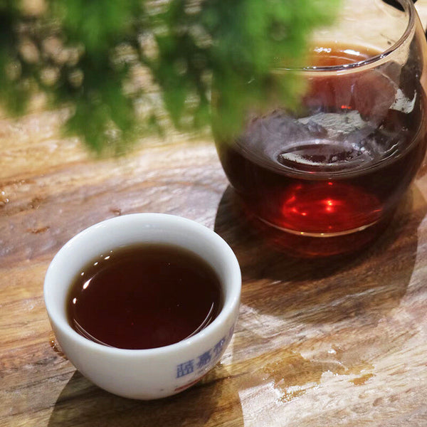 Smooth Bamboo Menghai Pu'er Tea High Mountain Ancient Tree Aroma Mellow Ripe Tea