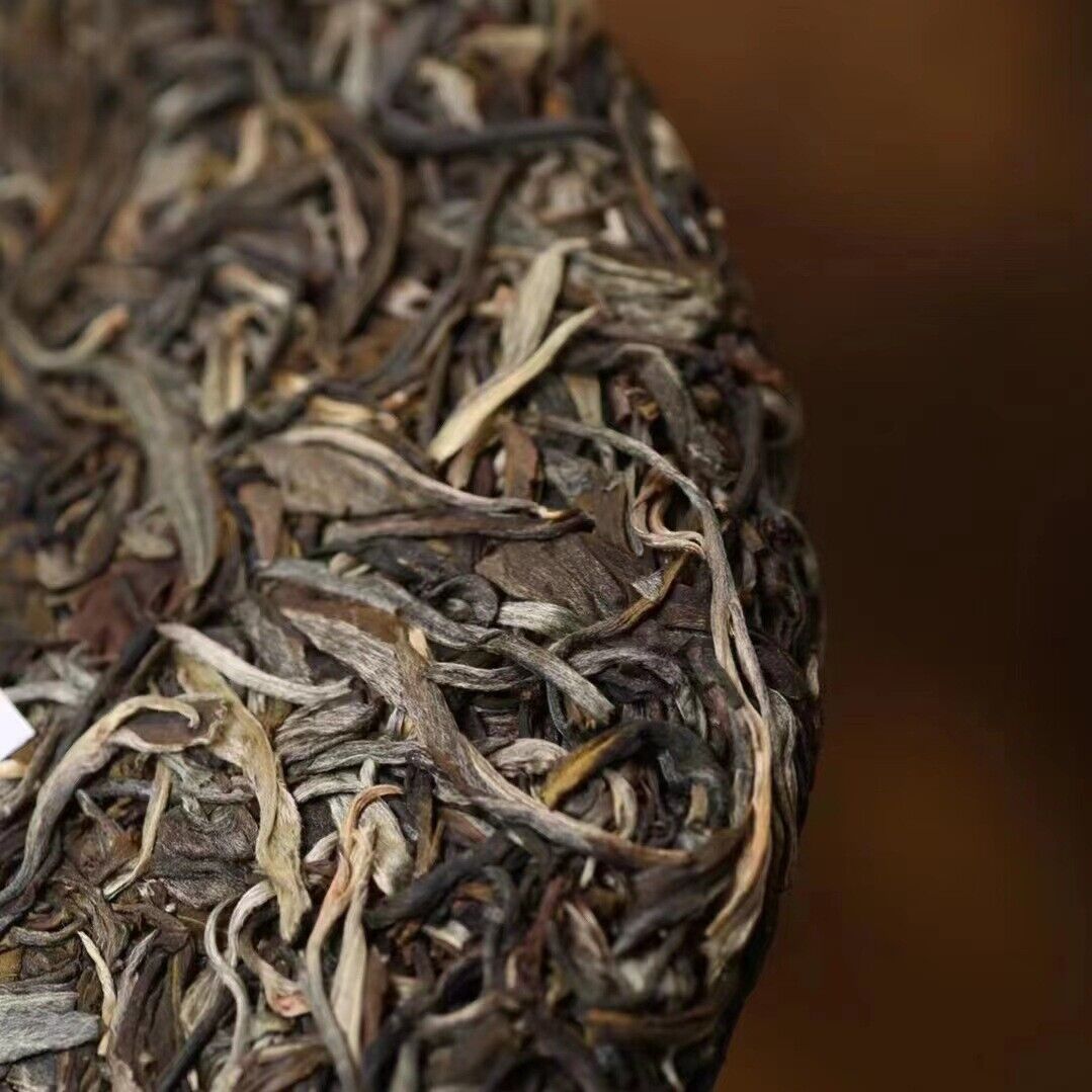 HelloYoung Yunnan Tea Python Turnip Raw Tea Ancient Tree Pu-erh Tea 357g Cake Tea