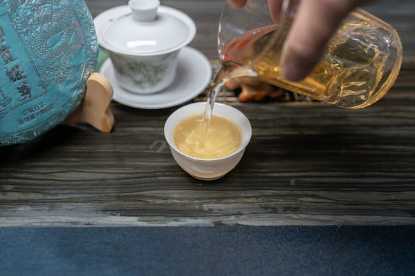 HelloYoung 200g Yunnan Tea Cake White Hair Silver Needle TeaJinggu White Bud Silver Bud