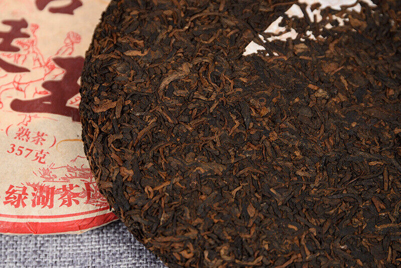 HelloYoung 357g Puerh Ripe Tea Cake Healthy Drink 357g 宫廷王熟茶饼