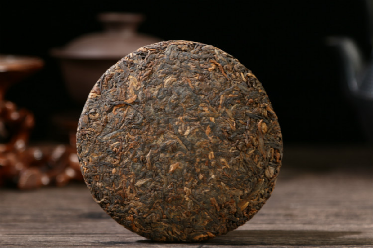 HelloYoung Yunnan Pu'er Tea 100g Ripe Cake Aged Old Tree Tea Golden Bud Ripe Tea