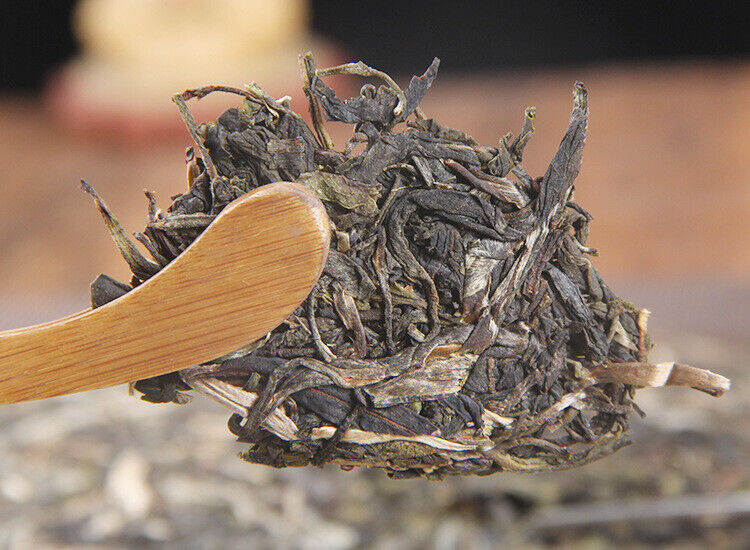 HelloYoung Icelandic raw tea cake spring tea pure sweet Mengku Pu'er seven seed cake tea