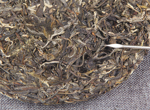 HelloYoung Pu-erh Tea Leaves Yunnan Pu-erh Tea 357g Raw Tea Cake Old Tree Pu-erh Tea Cake