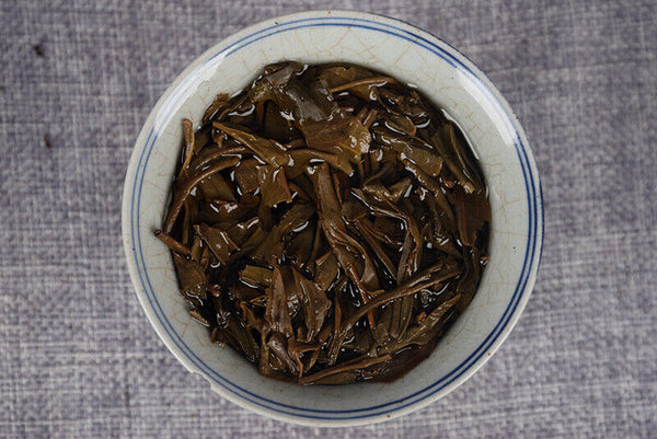 HelloYoung 357g Yunnan Raw Tea Cake Pu'er Tea Cake 357g巴达生饼