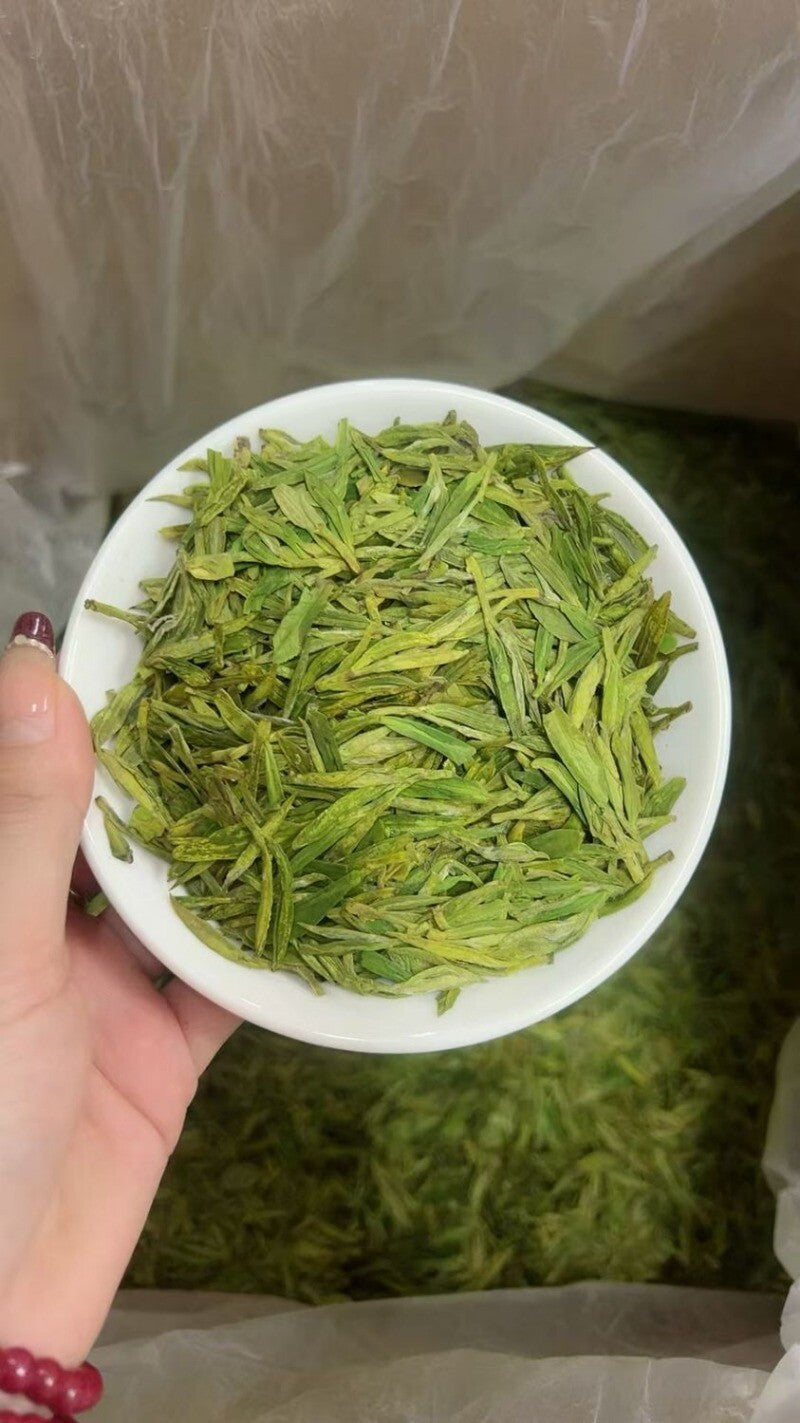 Authentic Longjing Tea Strong Bean Aroma Loose Leaf Rainy Season Premium Pieces