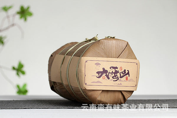 2021 Old Tree Tea 100g Daxue Mountain Small Cake Raw Tea Tea Yunnan Puerh Tea
