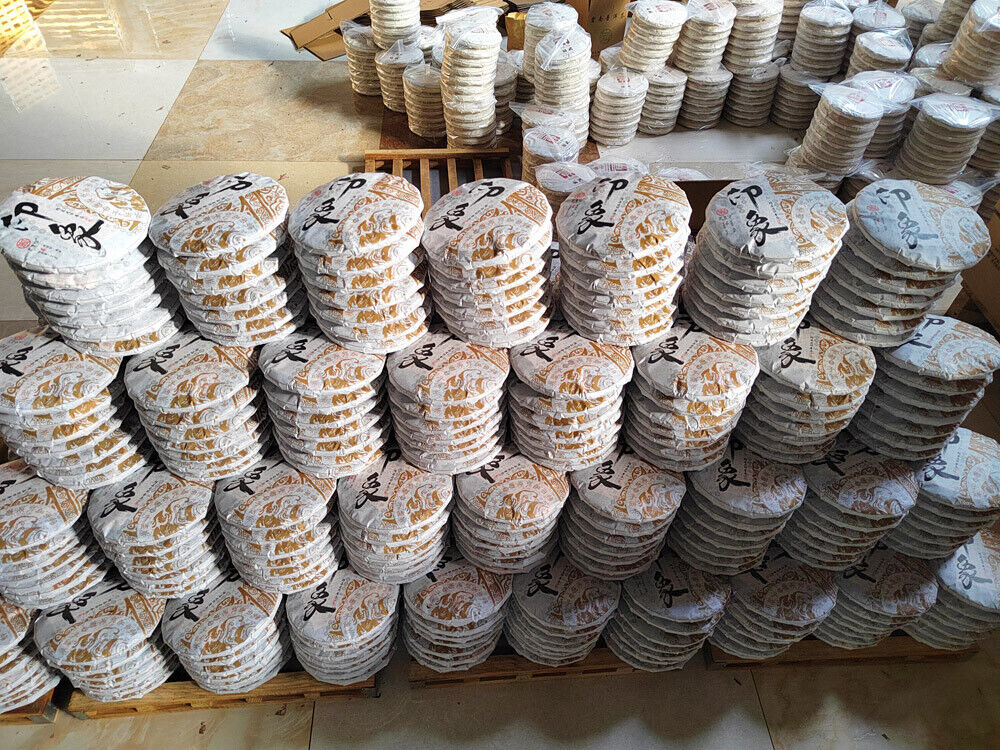 HelloYoung Ripe Puerh Tea Yunnan Aged Ripe Puerh Yiwu Old Tree Tea Cake Hong Jin Yin