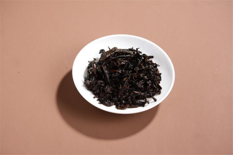 HelloYoungPuer Raw tea-cake puerh resistant brewing bright color sweet Old ban zhang Tea