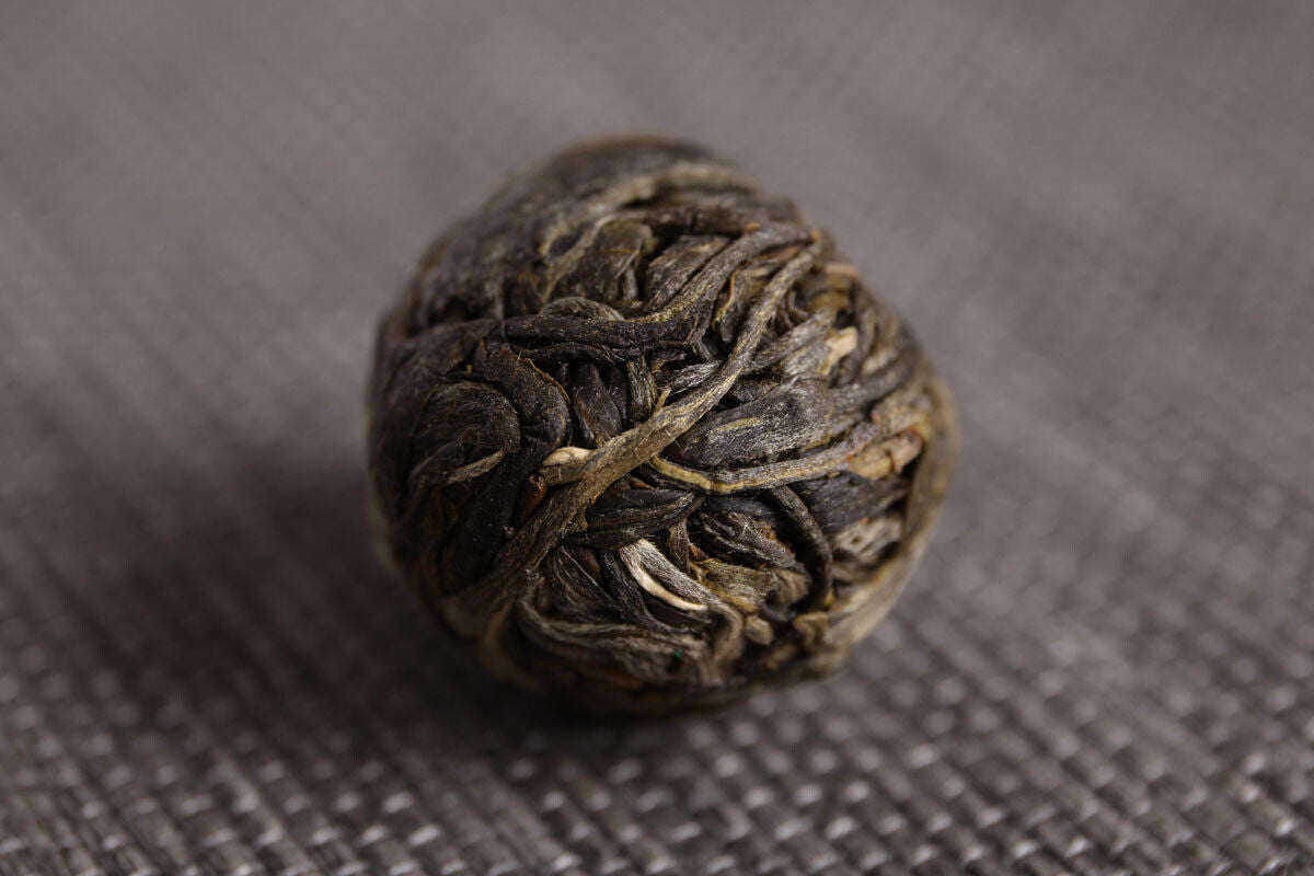 Yunnan Puerh Tea Early Spring Daxueshan Longzhu Qiaomu Raw Tea Loose 500g