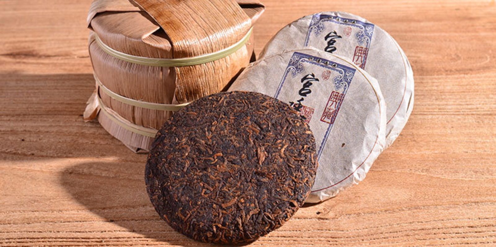 HelloYoung Yunnan Pu'er Ripe Tea Cake 100g Palace Small Cake Pu'er Tea