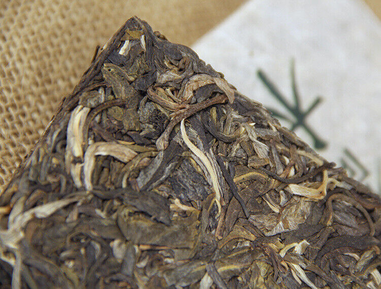 HelloYoung 250g Yunnan Pu'er Tea Raw Tea Pu'er Raw Tea Brick Healthy Drink