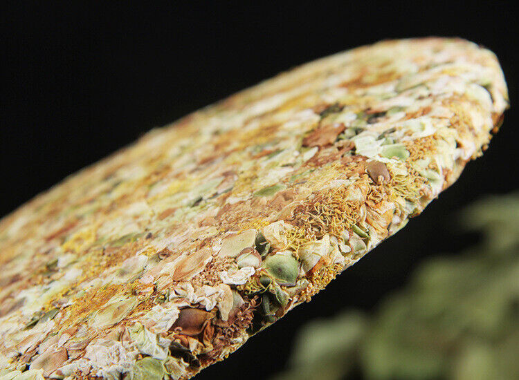 HelloYoung Pu-erh Tea Cake Raw Tea 357g Tea Flower Pu-erh Cake 谷花普洱茶饼生茶357g茶花普洱饼大雪山茶区普洱茶叶