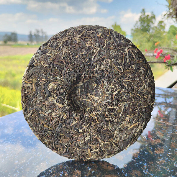 HelloYoung 357g Laobanzhang Raw Tea First Spring Pu-erh Raw Cake Menghai Pu-erh Tea