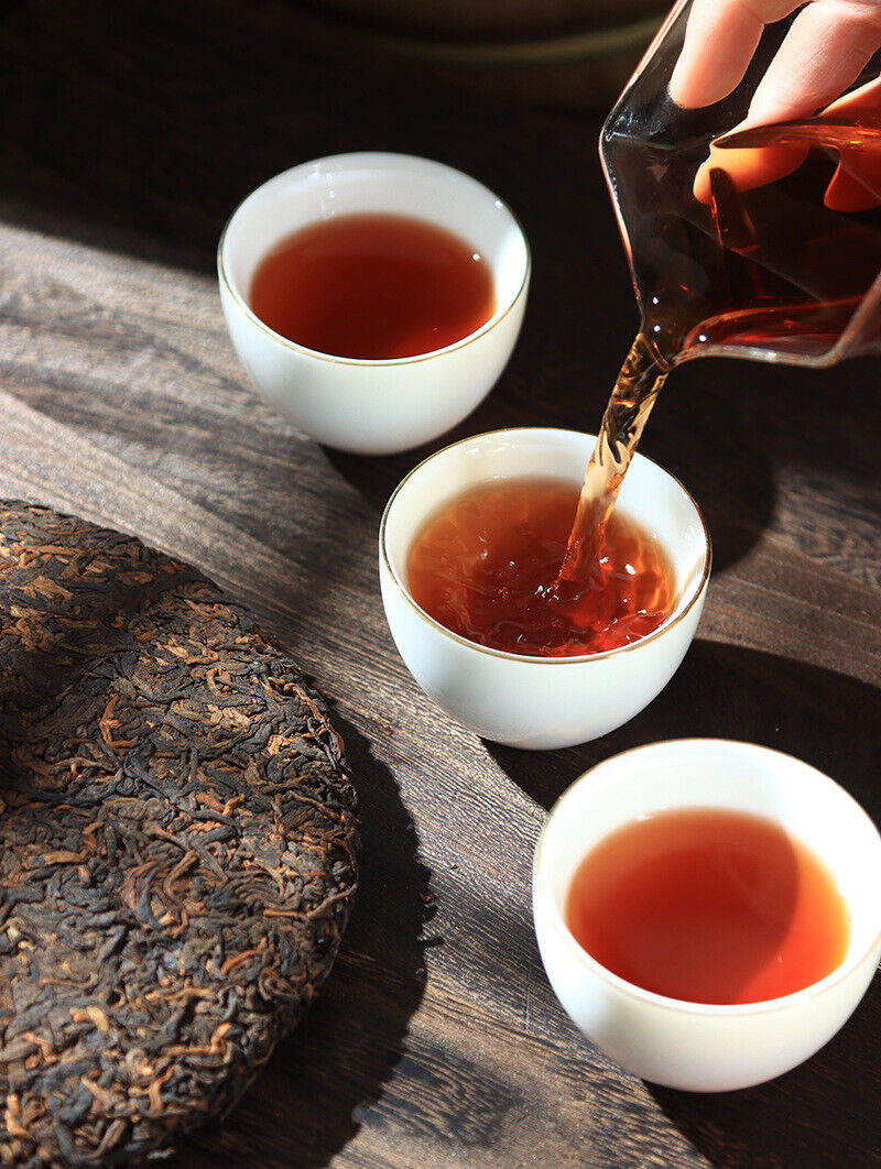 HelloYoung Yunnan Pu'er Tea Leaves Yiwu Golden Bud 357g Ripe Tea Cake